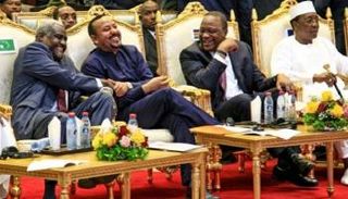 آبي احمد ويساره موسى فكي - أرشيفية