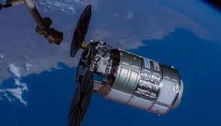  القمر الصناعي الإماراتي ظبي سات