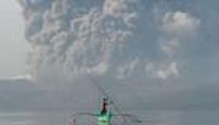 نزوح أكثر من 15 ألف مواطن بسبب نشاط بركاني في الفلبين 