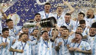 ليونيل ميسي قائد منتخب الأرجنتين