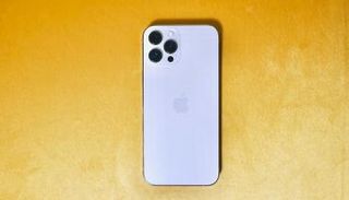 هاتف آيفون من أبل