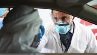 فحص فيروس كورونا في الإمارات