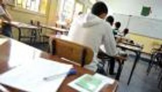 الجزائر.. تبون يعفو عن سجناء أدينوا بالغش في الثانوية العامة