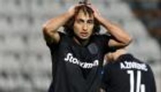 آخرها الطرد من التدريبات.. أشهر الأزمات في مسيرة عمرو وردة