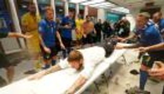 غرفة ملابس أم ساحة حرب؟.. منتخب إيطاليا يثير الجدل بعد نهائي يورو 2020