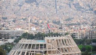 بسبب انهيار الليرة.. سوريا ترفع سقف قروض العقار