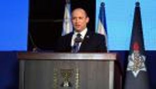 رئيس وزراء إسرائيل: لبنان على "وشك الانهيار"