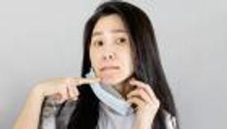 كيف نواجه البثور الناجمة عن ارتداء الكمامة؟