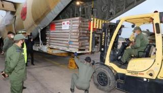 جانب من المساعدات الطبية المغربية إلى تونس