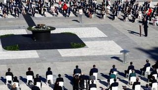 إسبانيا تقيم مراسم لإحياء ذكرى ضحايا كورونا 