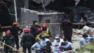 باكستان لا تستبعد "عملا إرهابيا" وراء انفجار حافلة