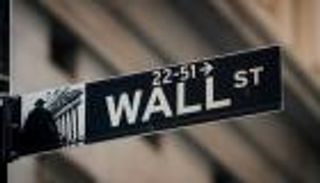 وول ستريت تتجاوز صدمة "أوف أمريكا"