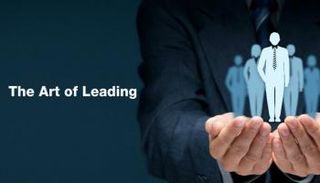 كيف يدير قادة الأعمال فريق العمل بسلاسة؟