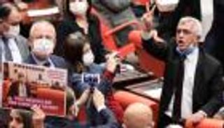 بعد سجنه 3 أشهر.. عودة نائب تركي معارض للبرلمان