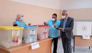 أحد مراكز الاقتراع في ليبيا- أرشيفية)