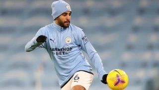 رياض محرز نجم فريق مانشستر سيتي ومنتخب الجزائر