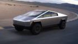 زلة لسان أم شجاعة.. تصريح خطير لإيلون ماسك عن شاحنة تسلا الشهيرة