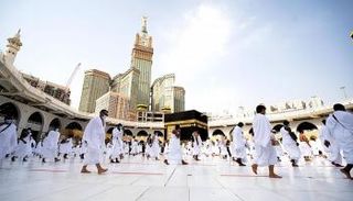 60 ألف حاج يؤدون فريضة الحج هذا العام