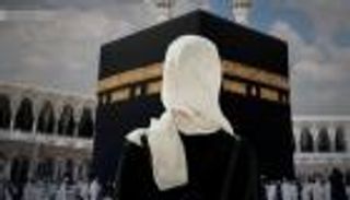 هل يجوز سفر المرأة لأداء الحج دون محرم؟ مفتي مصر يجيب