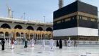 بالصور.. المسجد الحرام يستقبل طلائع حجاج بيت الله الحرام