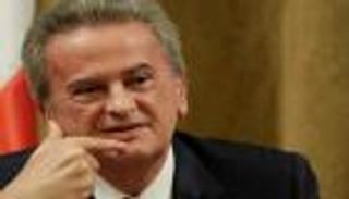  نيابة مكافحة الفساد في باريس تحقق بثروة حاكم مصرف لبنان