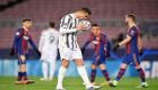 كيف اقتحم "الملهم" كريستيانو رونالدو غرف ملابس برشلونة؟