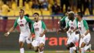 الفيفا ينفذ تهديده ويعاقب الرجاء المغربي