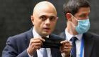 كورونا يداهم وزير الصحة البريطاني.. اللقاح جعل إصابته "خفيفة جدا"