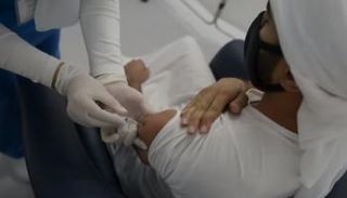 تطعيمات فيروس كورونا في الإمارات