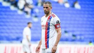 إسلام سليماني لاعب ليون الفرنسي