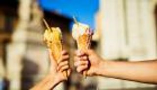 اليوم العالمي للآيس كريم.. فوائد صحية لمثلجات هرمون السعادة