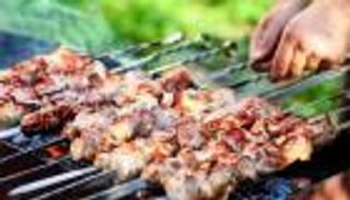 المرضى واللحوم.. 5 نصائح طبية لعيد صحي بدون أزمات