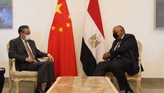 وزير الخارجية المصري خلال لقاء نظيره الصيني
