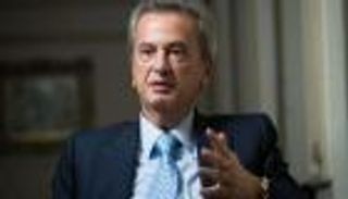 القضاء يواجه حاكم مصرف لبنان باتهامات خطيرة.. اختلاس وغسل أموال