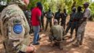 هجوم يستهدف بعثة الاتحاد الأوروبي في مالي