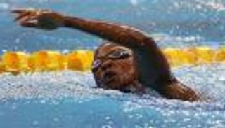 غرائب الأولمبياد.. قصة السباح الأبطأ الذي كتب التاريخ