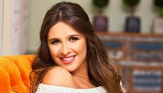 الفنانة ياسمين عبدالعزيز