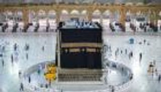 بالفيديو.. مراسم تغيير كسوة الكعبة المشرفة