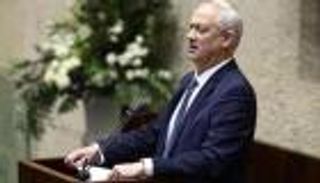 محادثات بين جانتس وعباس.. تهنئة بالعيد وبناء الثقة 