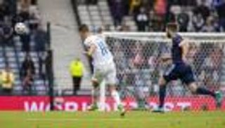 لمسة نسائية تنافس صواريخ يورو 2020 على هدف العام الأوروبي