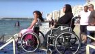 شواطئ صديقة لأصحاب الهمم في مصر.. السباحة لم تعد حلما