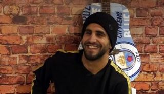 رياض محرز نجم فريق مانشستر سيتي ومنتخب الجزائر