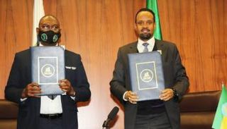 جانب من توقيع الاتفاقية