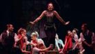 شريهان لفريق مسرحية "كوكو شانيل": "الأبطال لا يصعدون خشبة المسرح"