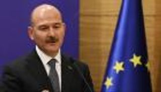 وزير تركي يستبيح العراق وسوريا: سندخلهما سيرا على الأقدام