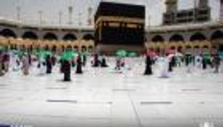 الحجاج يتوافدون على المسجد الحرام لأداء طواف الوداع