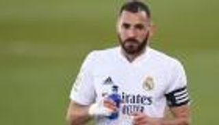 ريال مدريد يعلن إصابة كريم بنزيما بكورونا