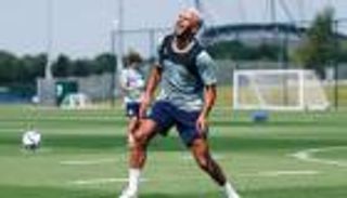 مستقبل رياض محرز.. خطوة مفاجئة من جوارديولا