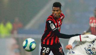 هشام بوداوي لاعب نيس الفرنسي