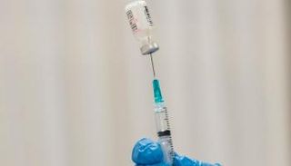 يمكن إعطاء لقاح فايزر-بيونتك للأطفال بموافقة ولي الأمر دون الحاجة إلى موعد مسبق